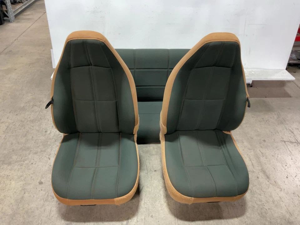 Jeep TJ Wrangler OEM Sahara Juego de asientos verde y tostado 1997-2002 047462 Foto 2 de 4