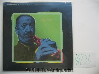 The Dedication Series Vol. XV:  Salute to Newport [2 Vinyl-LPs]. WEE RUSSELL, PE