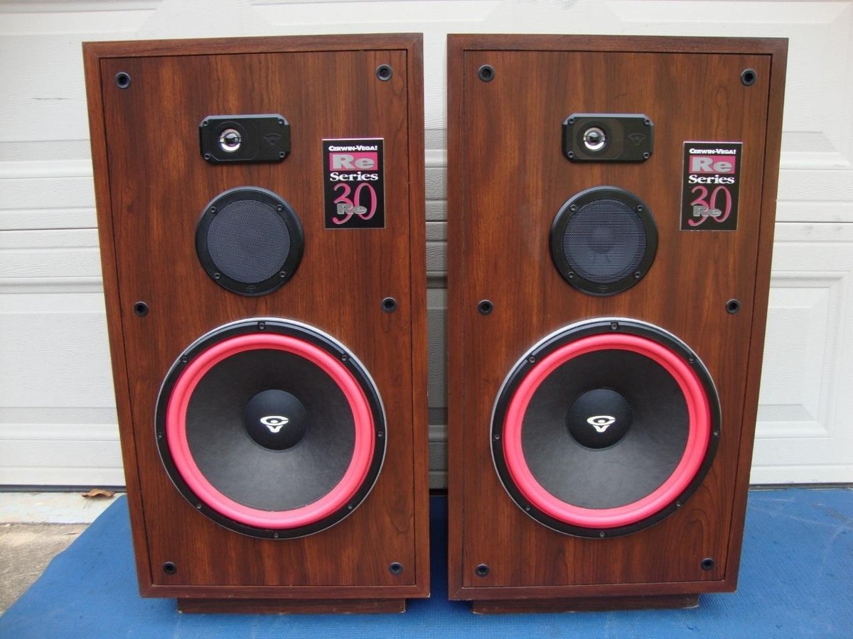 Awesome Cerwin Vega RE-30, Large 3-way Floor Speakers Pro