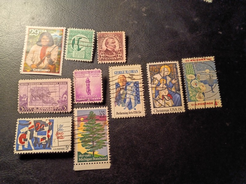 10 ASSORTED STAMPS FROM THE UNITED STATES