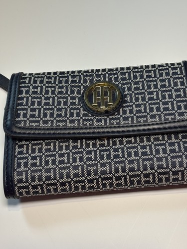 Tommy Hilfiger Women’s Logo Checkbook Wallet Clutch Tan Womens Wallet blue