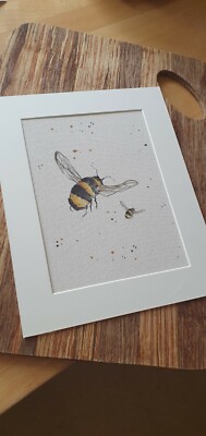 Hummel Druck Kunstwerk in Halterung von Somersetbrush A4 Mama Biene Mama und Baby Biene