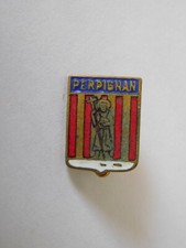 INSIGNE MINIATURE  PERPIGNAN / BLASON ECUSSON METAL VINTAGE