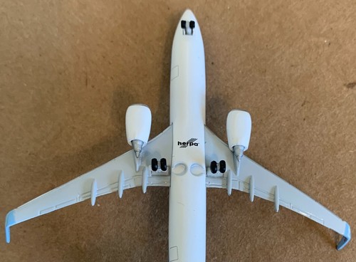 TUIfly D-ATUM Herpa Druckguss 1:500 Boeing B737 kleines hochdetailliertes Modell - Bild 13 von 13