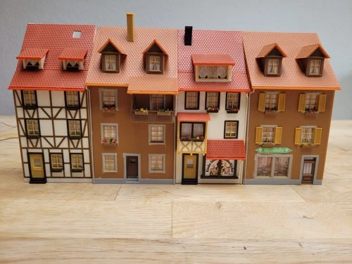 Faller H0 130430 relief houses 4 pieces half-timbered shop end house balcony dormer light