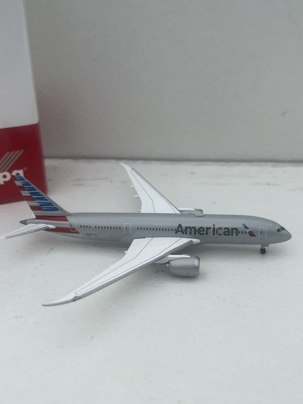 Herpa Wings American Airlines Boeing B787-8 1/500 New Generation 
