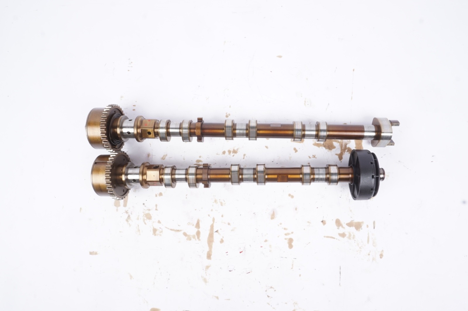 2014-17 Maserati Ghibli 3.0L Right Passenger Side Engine Camshaft 05047880AA PAI