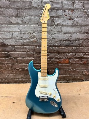 Classic Vibe Stratocaster  '50s, Maple Fingerboard, Lake Placid Blue w/Strap