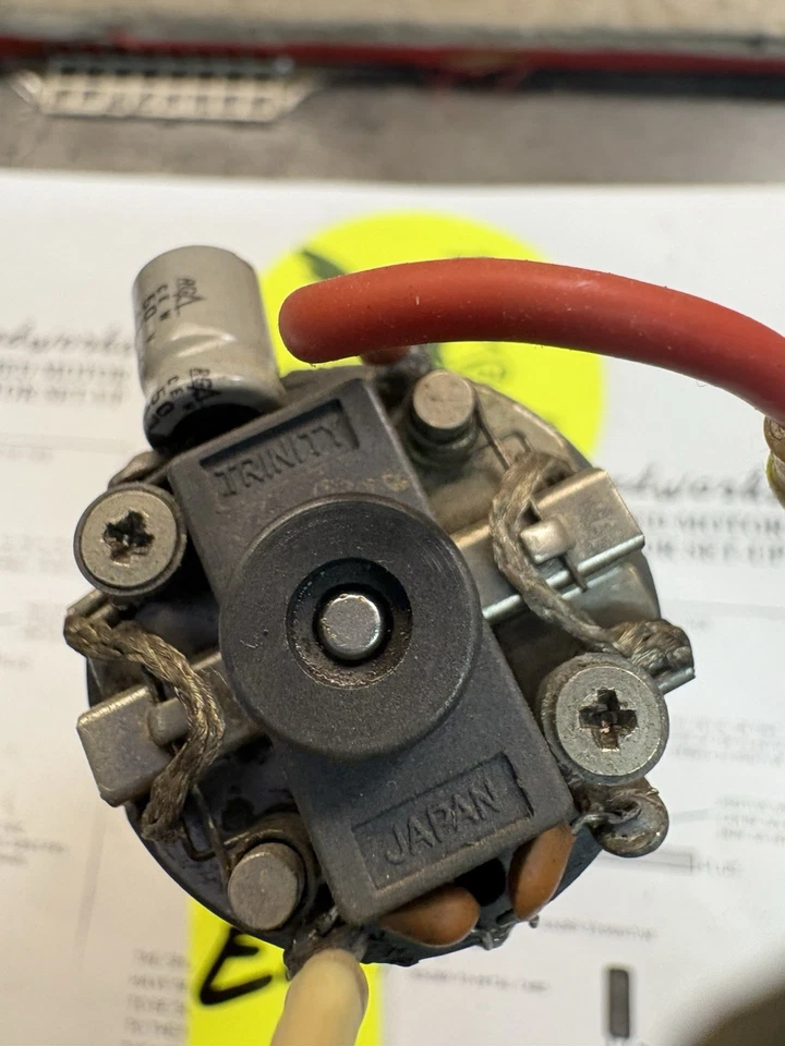 VINTAGE TRINITY WORLD CHAMPIOS RC MOTOR: USED OILED & BENCH TESTED - Image 2 of 4