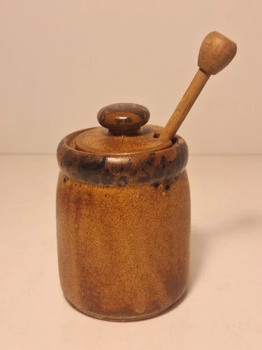 McCoy Canyon Mesa Honey Pot Or Sugar Bowl With Lid & Honey Dipper KD1117