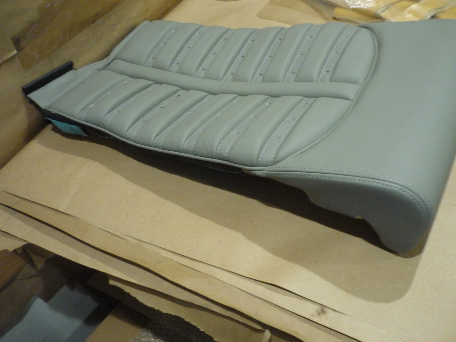 Ferrari 360 - Central Seat Cushion(Daytona) Light Grey 4301 -NEW -P/N 67259116
