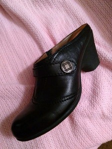 naturalizer clogs