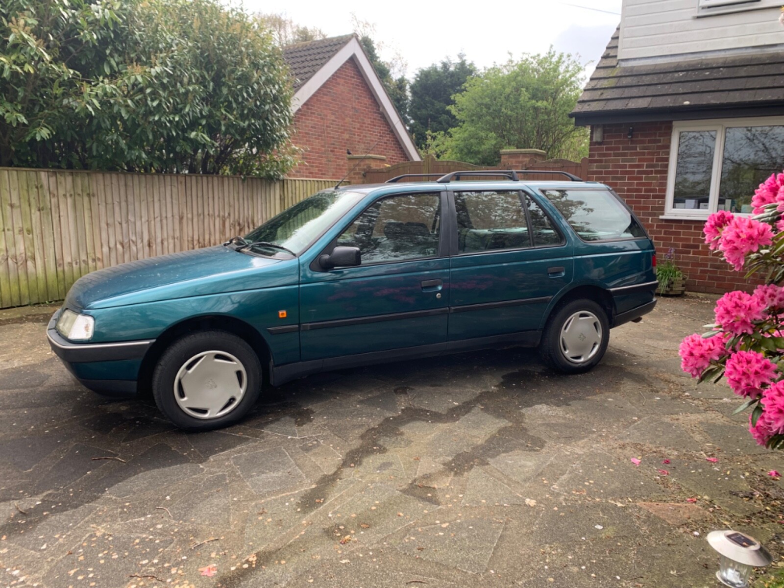 Peugeot 405 1995 1.9 turbo diesel 5 door excellent runner - Picture 1 of 11