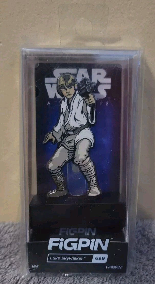 FiGPiN Star Wars A New Hope Luke Skywalker #699 Enamel Pin