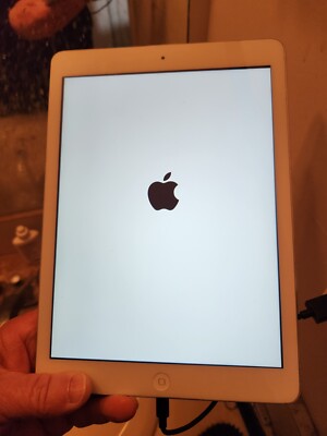 ★状態〇★ Apple iPad Air MD790J/A 64GB A1474 Restored Apple iPad Air A1474 (WiFi) 16GB Space Gray