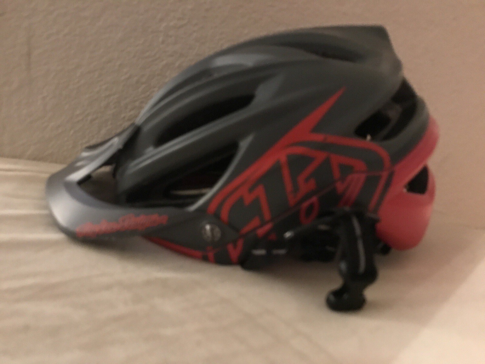 Troy Lee Designs A2 Helmet with Mips - Grey And Red Size Small/ Medium