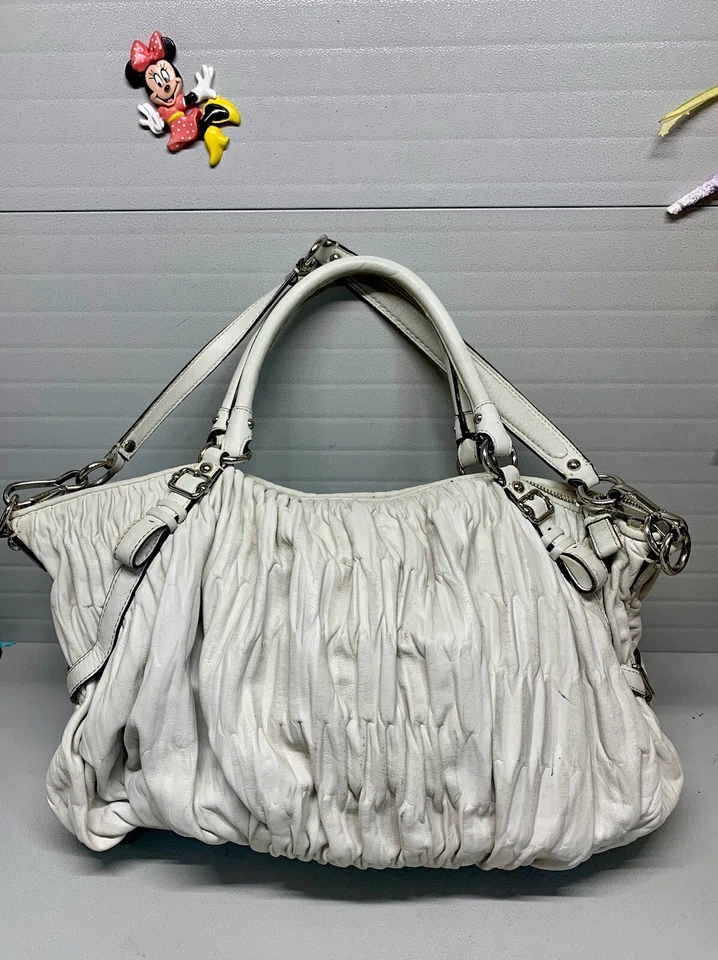 Bolso de cuero recogido Coach Madison blanco roto/marfil talla mediana ($375) Foto 3 de 4