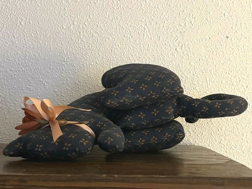 LG Country Primitive Tapestry Peering Farm Cat Cabinet Sitter Navy Blue w Bow - Picture 5 of 5