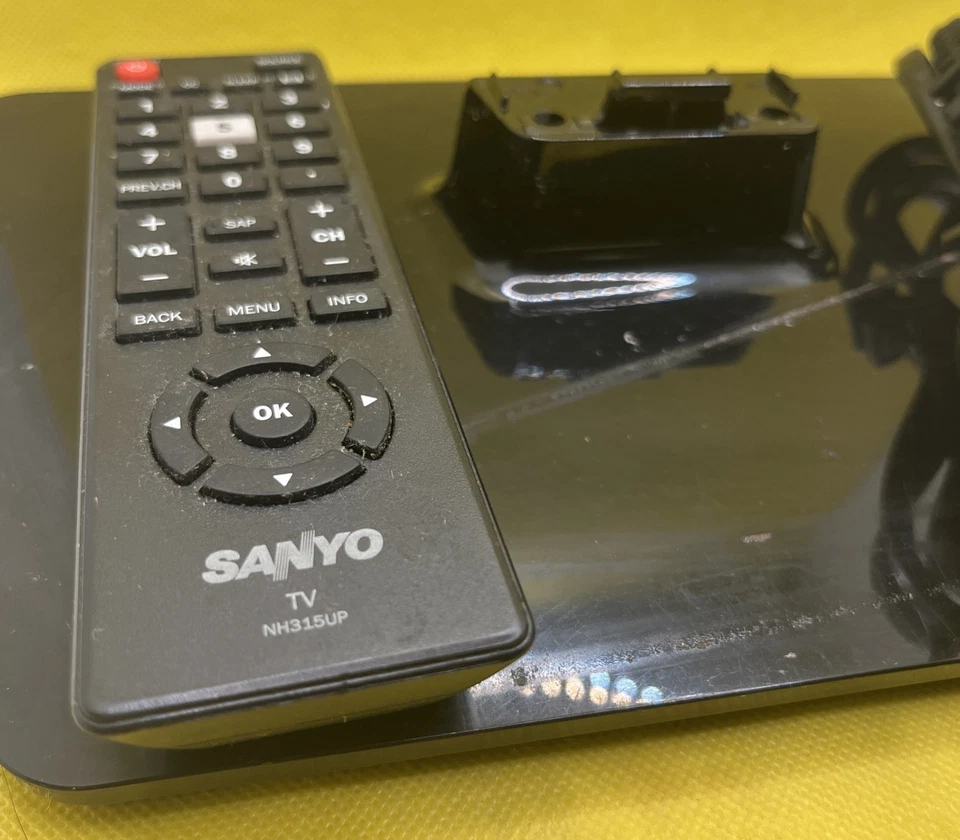 SANYO FW32D06FB Replacement Remote Control, TV Stand & Power Cord, Works - Image 3 of 4