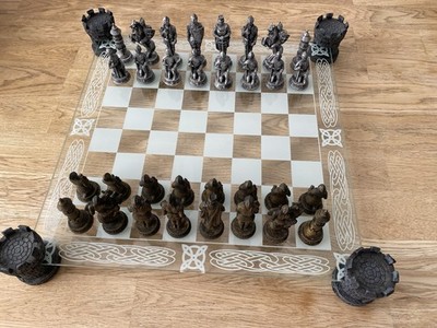Nemesis Now Mittelalter Ritter Schachspiel