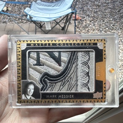 Upper Deck 2015 Master Collection Mark Messier Logo Patch Serial #LC-25 /50 NHL