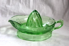 Vintage green Vaseline Uranium Glass Juicer Reamer Depression Era