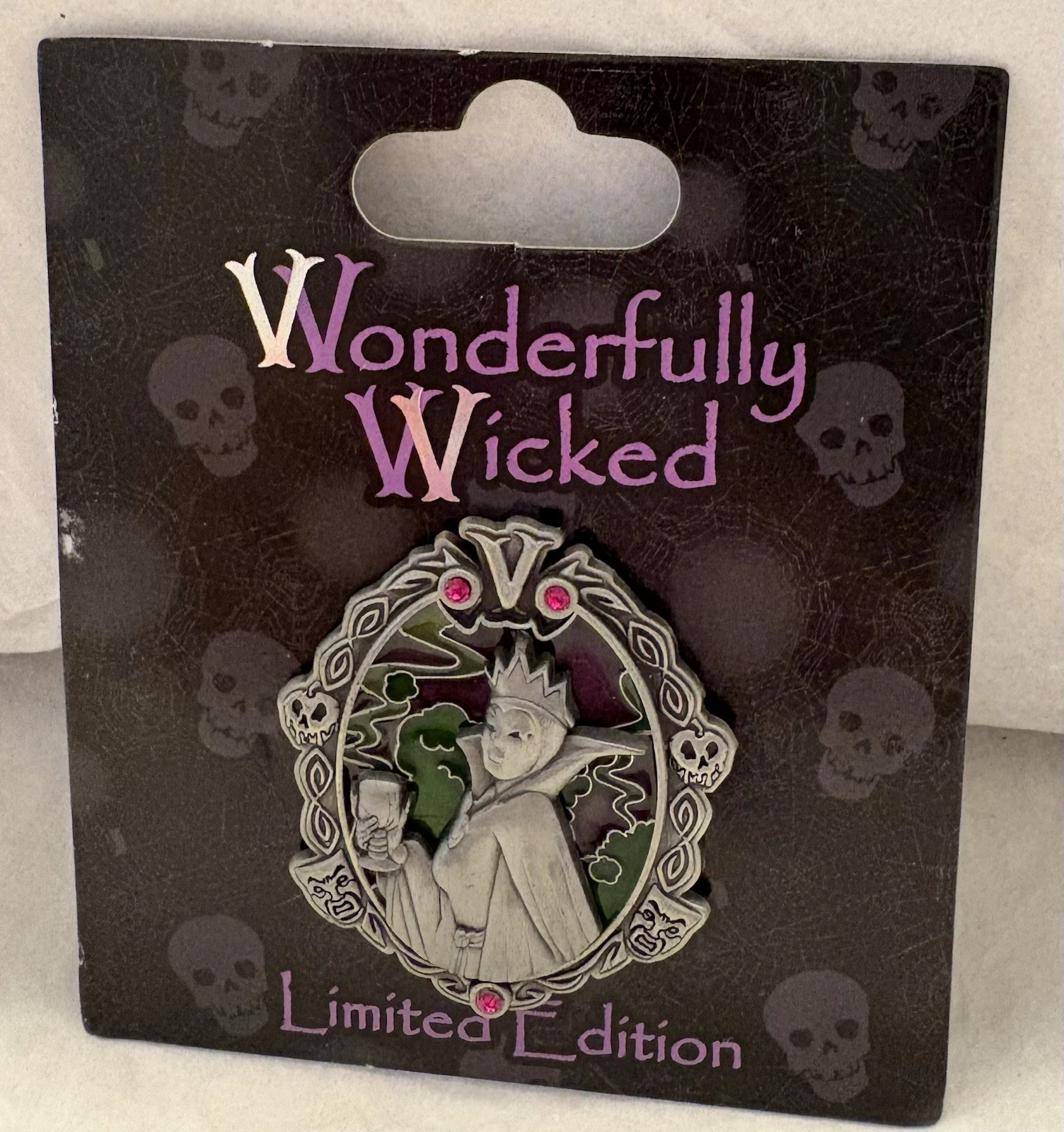 DISNEY WONDERFULLY WICKED VILLAINS SERIES EVIL QUEEN 2015 LE 3000 PIN NEW