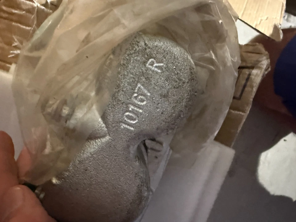 Pinzas de freno traseras 2 piezas para Escalade Sierra Astro Silverado 18B4728 18B4729 Foto 3 de 4