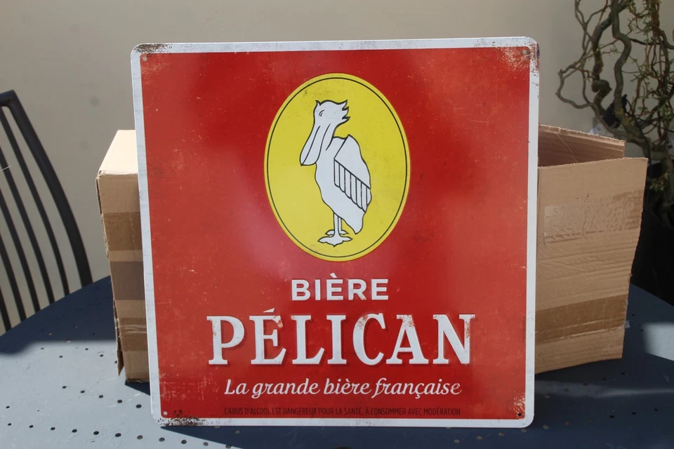 PLAQUE en TOLE EMBOUTIE ROUGE / BIERE PELFORTH PELICAN / 40 x 40 cm / DECO BAR - Photo 1/2