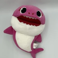 Pinkfong 2019 Singing Hand Puppet w Tempo Control Mommy Shark Plush 11” Retired