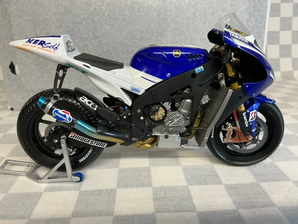 1/12 MINICHAMPS YAMAHA FIAT TEAM ROSSI MOTO GP 2008 INDIANAPOLIS LTD EDITION - Image 4 of 4