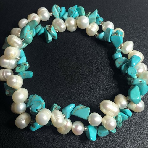 2789 Beautiful Turquoise & Freshwater pearl stretch bracelet