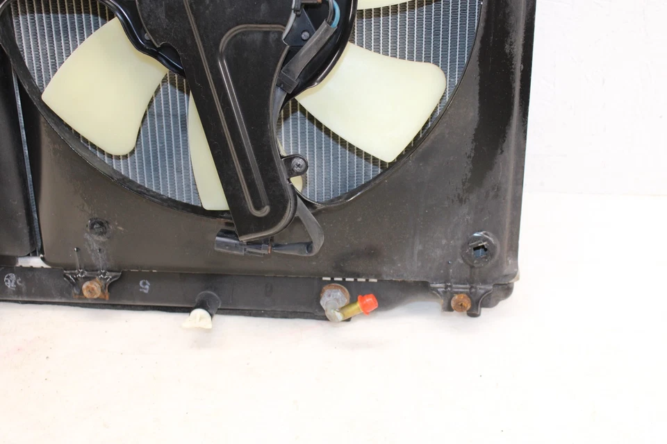 Conjunto de radiador/ventiladores Acura TL 2012-2014 3,7 L OEM KE65 Foto 4 de 4