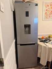 Samsung Series 6 Fridge Freezer 70/30 RB31FDRNDSA Silver  - From East London