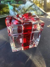 Glass Pier 1 Imports Christmas Present 8" Chip