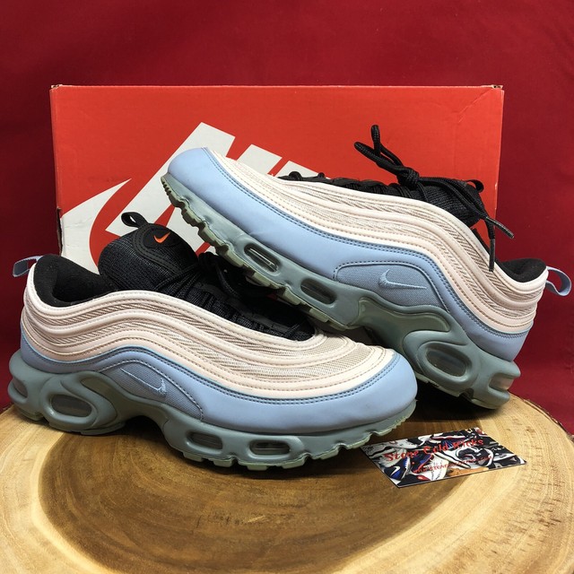 air max plus layer cake