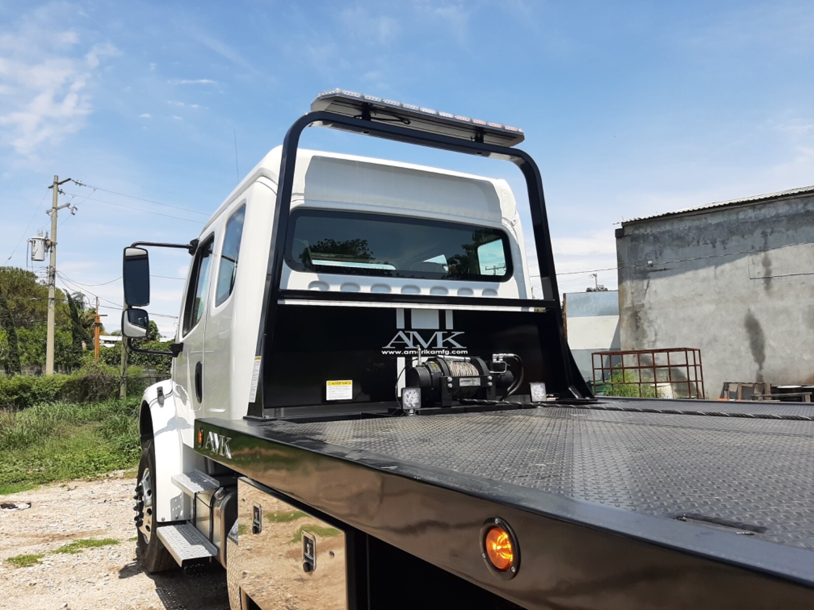 Novawinch HEN 18,000 lbs hydraulic winch, dual load valve, manual freespool