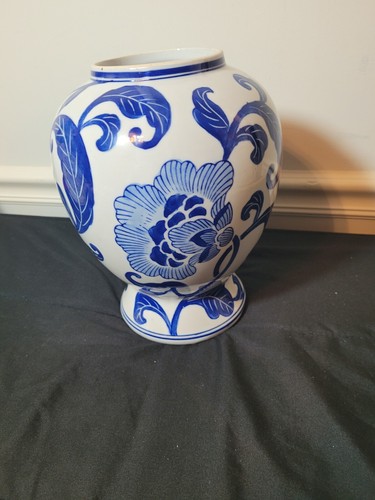 Vintage Lidded Vase Ginger Jar - Picture 7 of 11