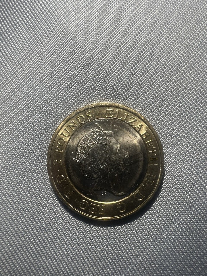 2016-william-shakespeare-2-pound-coin-2-minting-error-ebay-uk