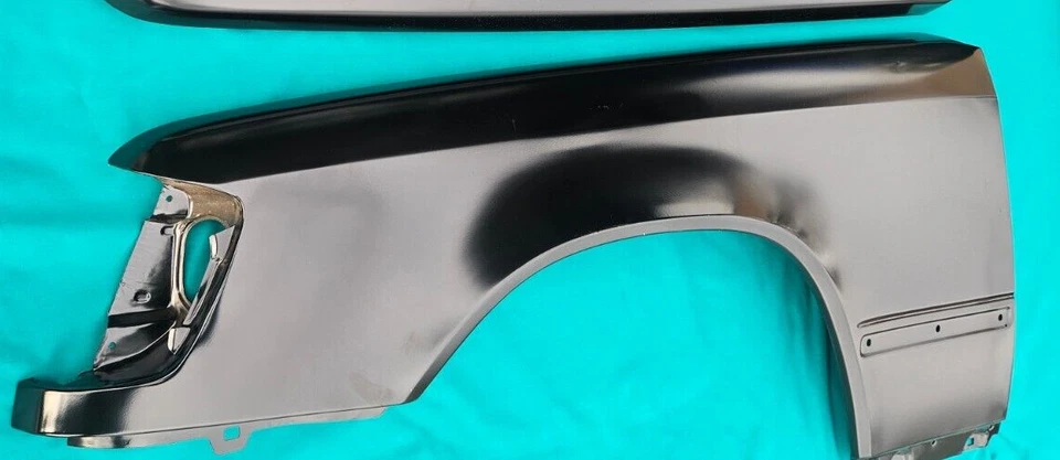 Guardabarros delantero izquierdo mercedesbenz w124 1985-1996 Foto 3 de 4