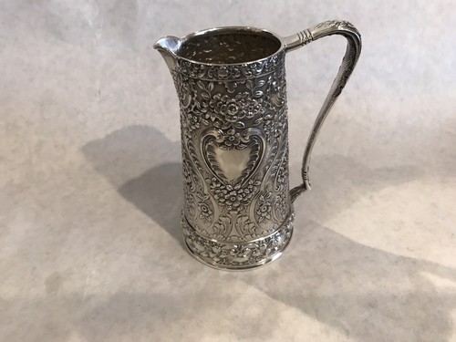 TIFFANY & CO. STERLING SILVER CREAMER AND OPEN SUGAR BOWL REPOUSSE , 1892-1902 - Picture 12 of 24