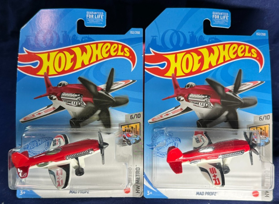 Lot of 2 - Hot Wheels 2020 - Mad Propz - Airplane - Red - Metro
