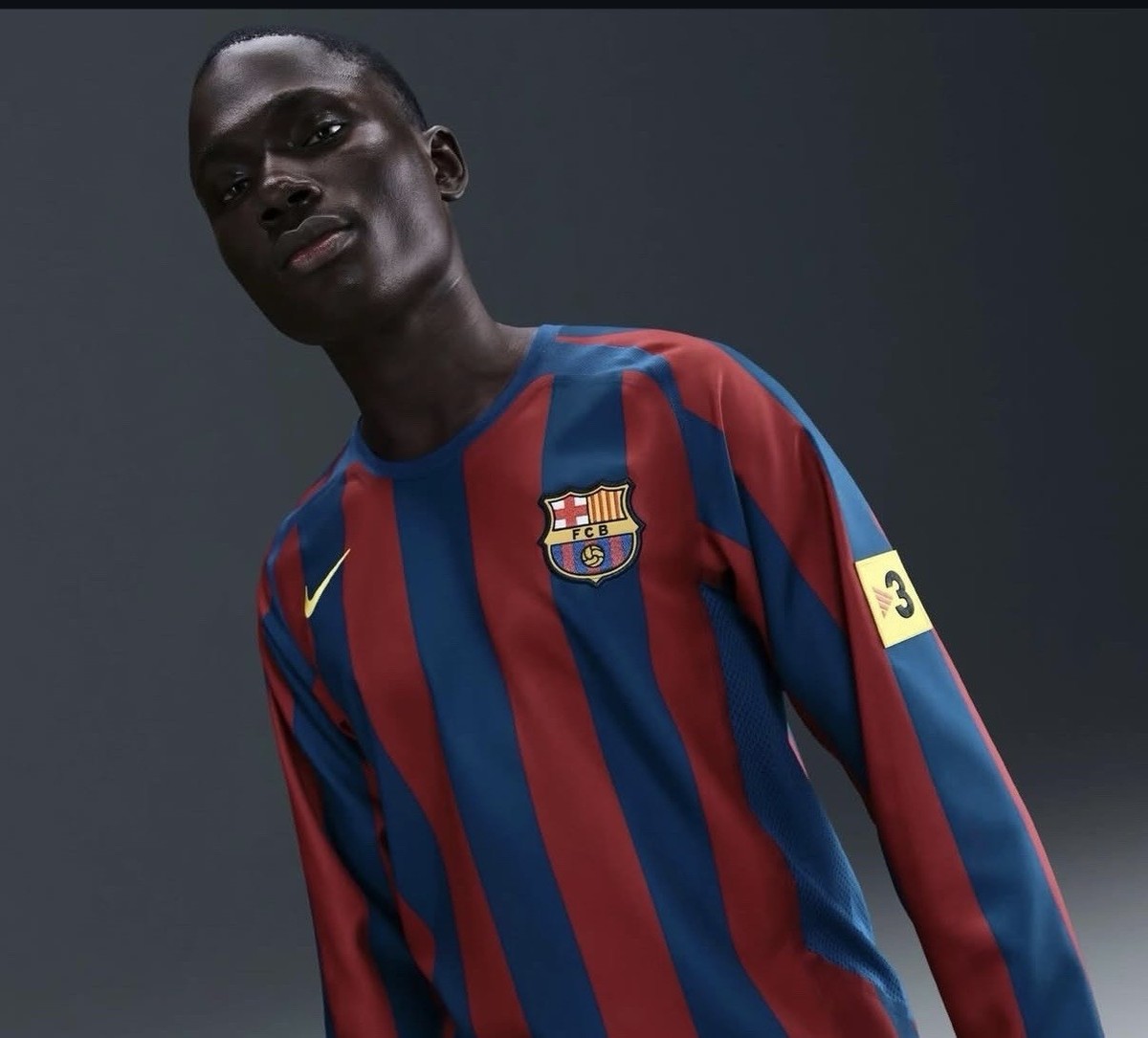 Nike FC Barcelona Re-Issue 2005/06 Ronaldinho #10 Home Jersey Size