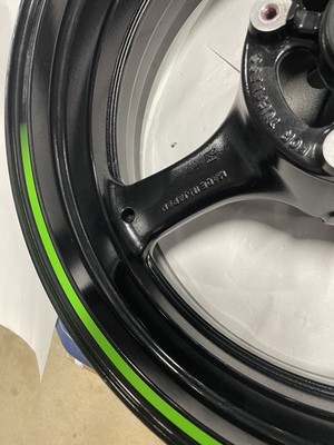 22-24 KAWASAKI NINJA ZX10R-ZX-10 OEM REAR RIM WHEEL STRAIGHT | eBay