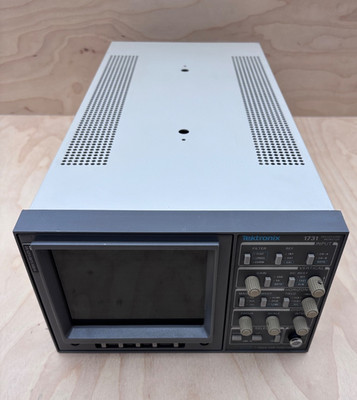 Tektronix 1731 PAL Waveform-Monitor 75 Ohm Loop-Through CRT