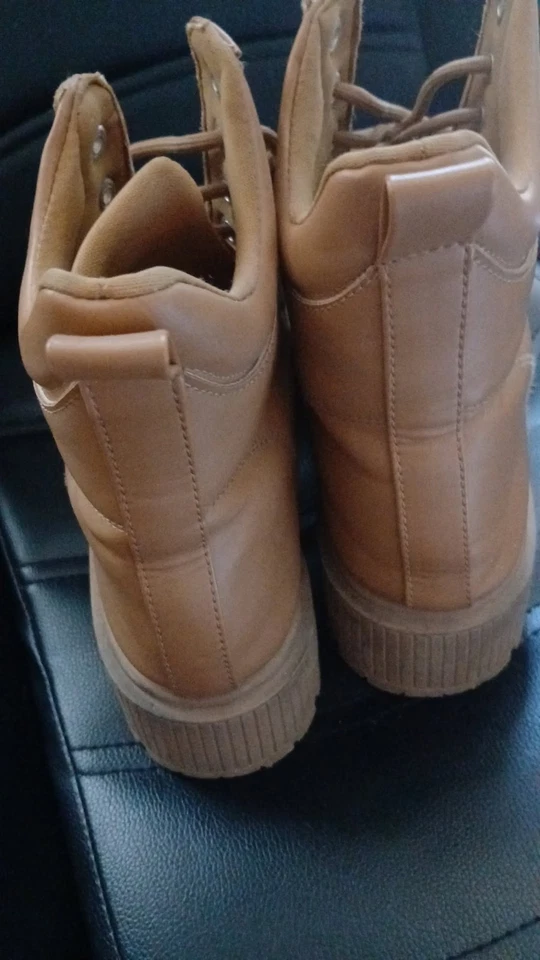 Bottillons femme beige/camel à lacets bout rond semelle antidérapante 39 1/3 - Photo 1/4