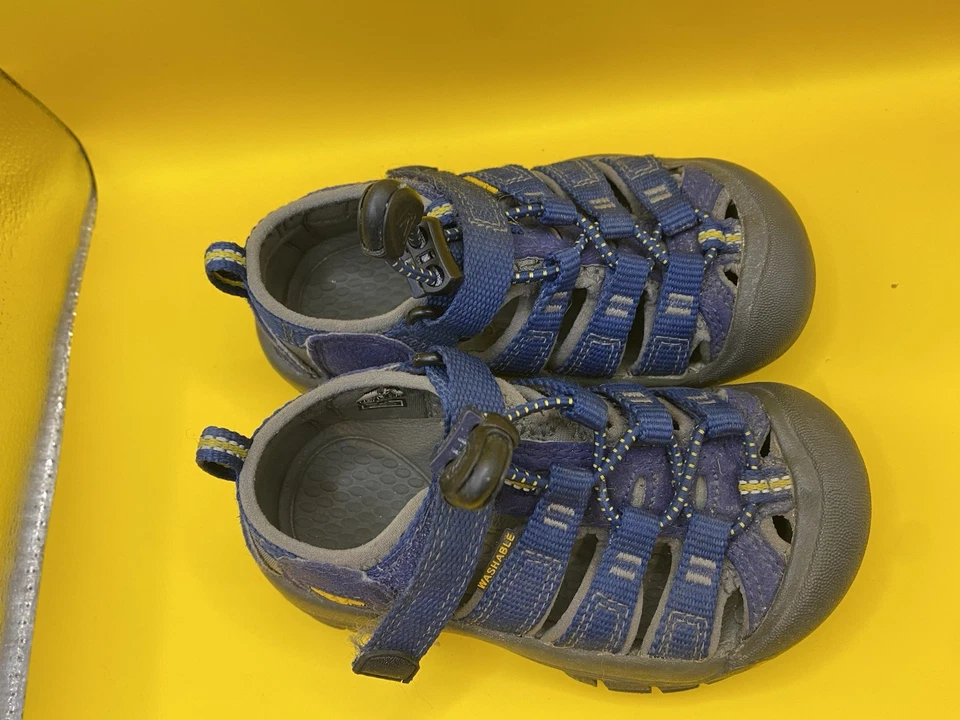 Zapatos sandalia Keen para niños talla 9 Foto 4 de 4