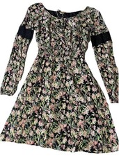 Women’s Princess Vera Wang Dress Small Short, Floral Design Elastic Middle