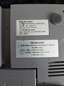 An Original 1984 Nintendo With OG Zapper