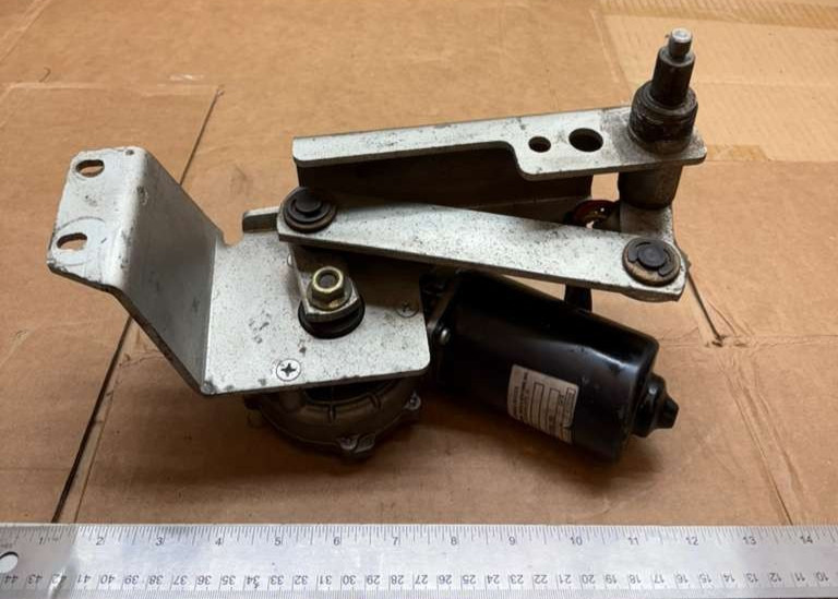 Sprague Devices Windshield Wiper Motor with Bracket, E-008-114, E-005-568 (B)